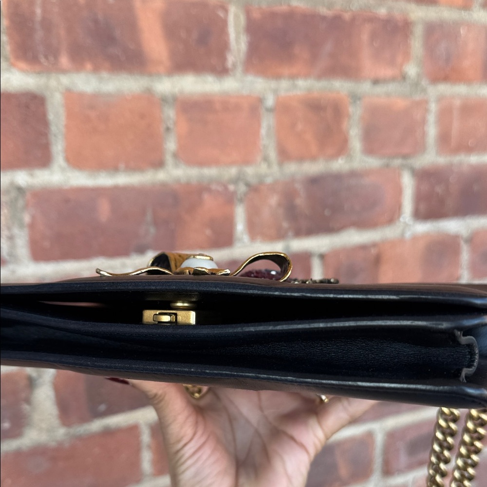 Gucci Black Leather Shoulder Bag with Red & Green Stripe and Gold Crest - Picture 6 of 10